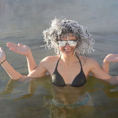 -20 derecede havuza girip yarıştılar