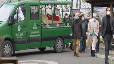 Korona'nın aldığı profesör doktora veda!