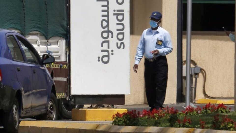 Mekke ve Medine'de sokağa çıkma yasağı!