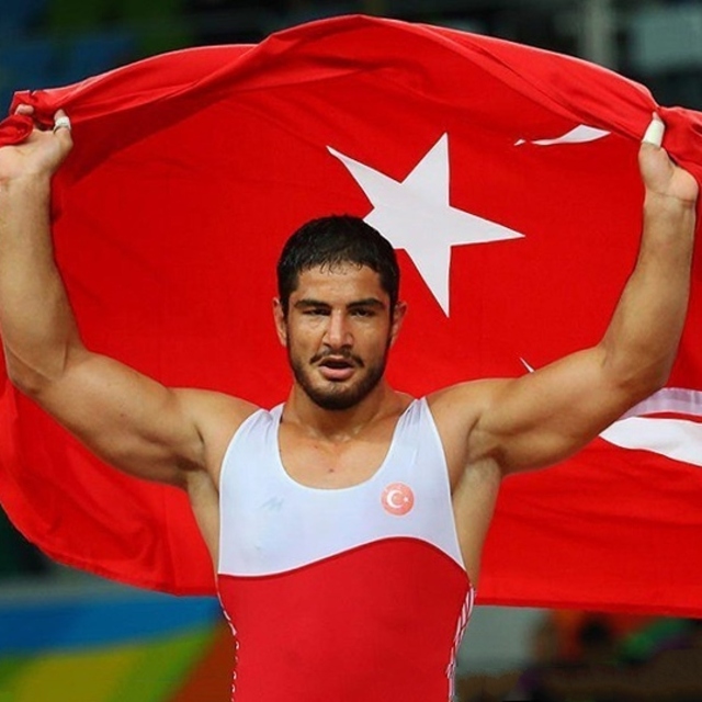 Taha Akgül'den kampanyaya destek