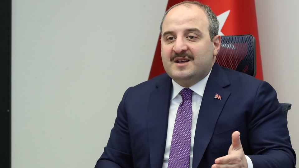 Bakan Varank'tan aşı ve ilaç açıklaması