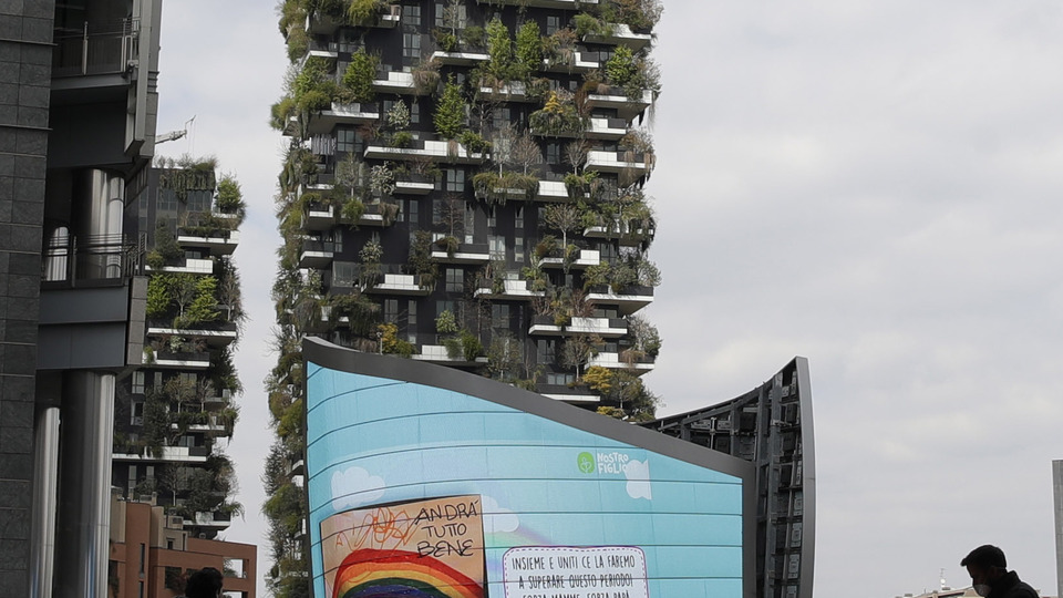 İtalya'da koronavirüs ölümlerinde artış!
