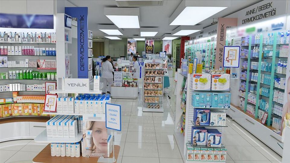 Eczaneler saat kaça kadar açık?