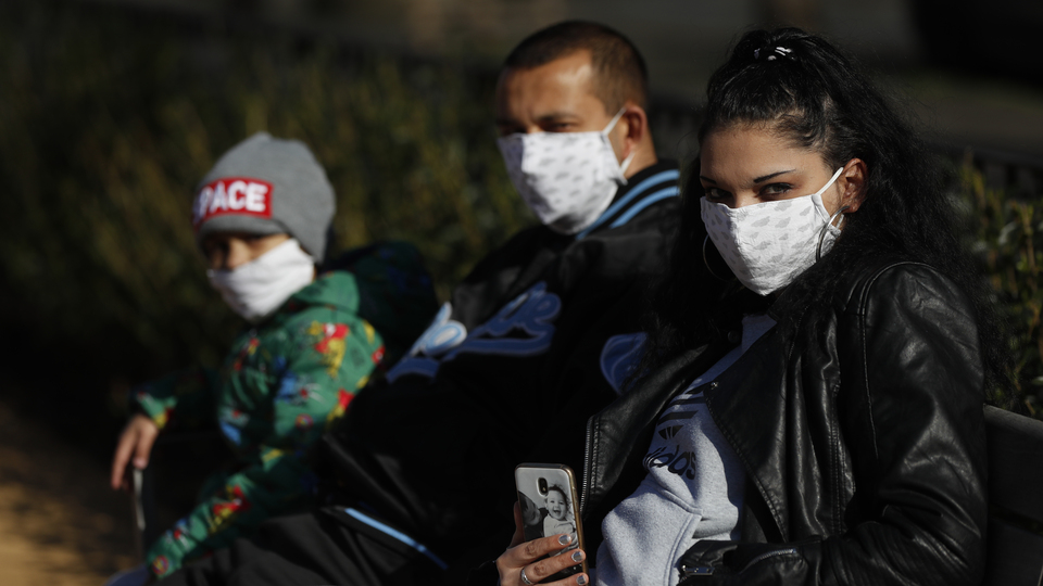 Çekler maske ile başardı