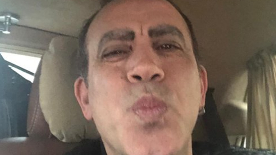 10 yıl sonra ilk kez sakallarını kesti