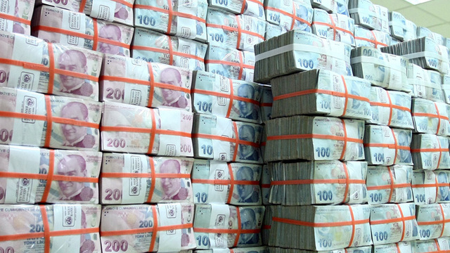 Merkez'den piyasaya 5 milyar lira