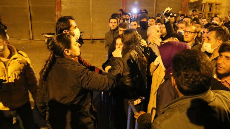 Hapishanede yangın! Mahkumlar tahliye edildi