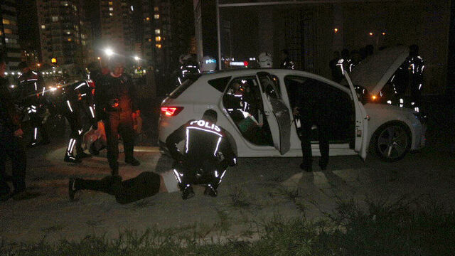 Adana'da polis-şüpheli kovalamacası