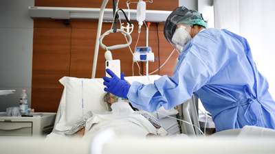 Bacak ve ayak ağrısı koronavirüse işaret mi?