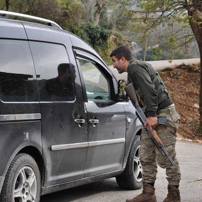 Bir mahalle kendi kendini karantinaya aldı!
