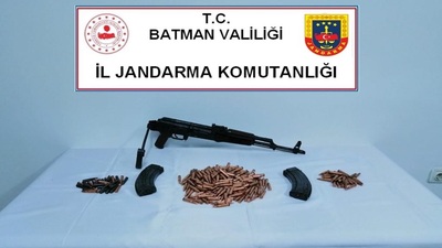 Kalaşnikof satmak isterken yakalandı!