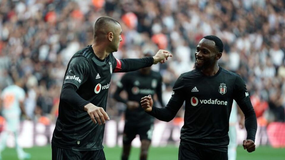 Burak ile Diaby'den güldüren diyalog