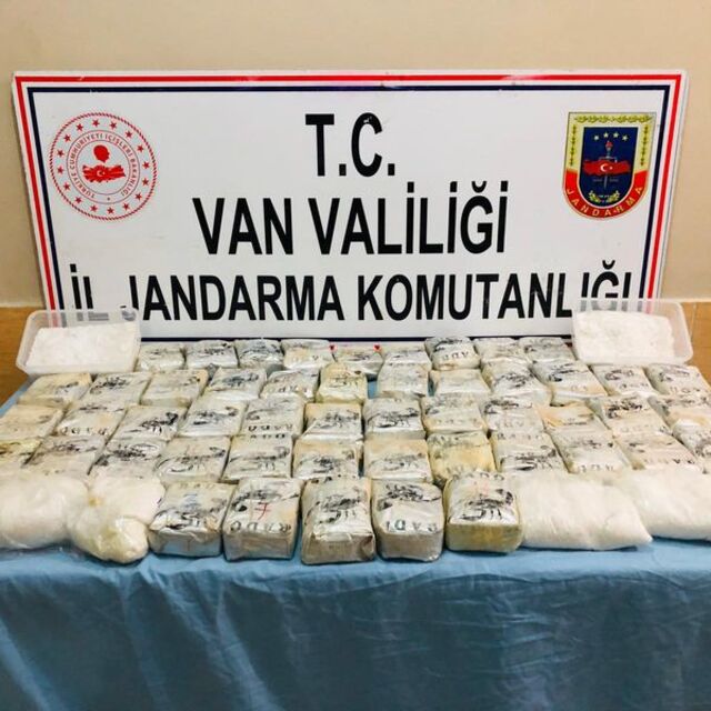 İran sınırında 138 kilo eroin ele geçirildi