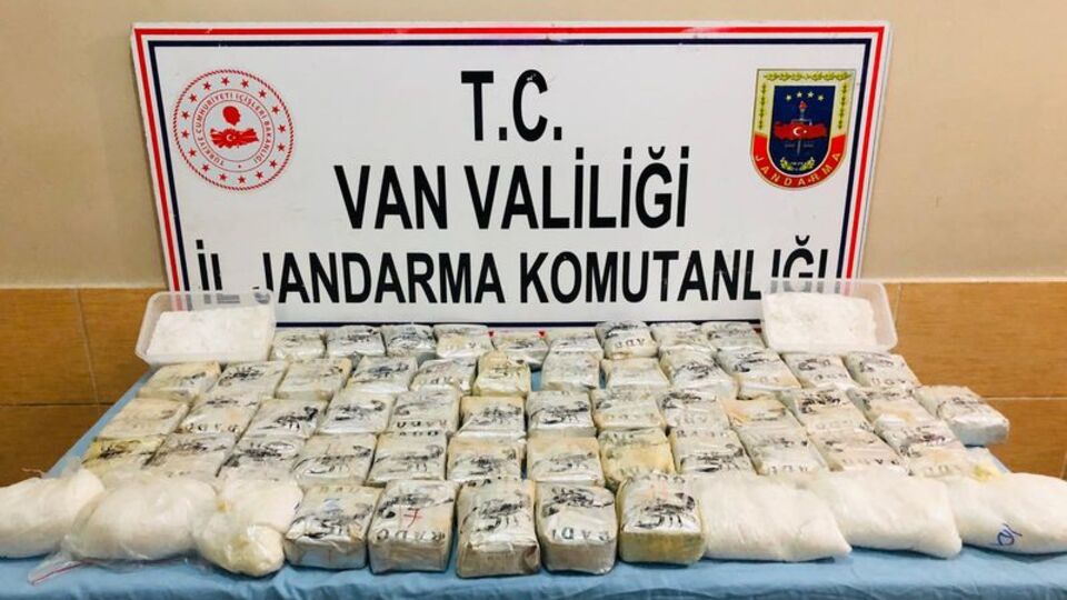 İran sınırında 138 kilo eroin ele geçirildi