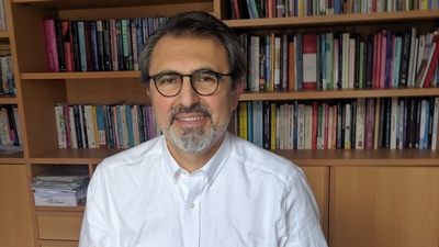 "Türk insanı yalnızlıktan çok ilişki yoğunluğundan muzdarip"