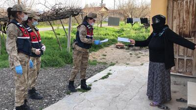 Yardımlar kadın astsubaylardan!