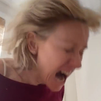 Karantinada sinir krizi geçirdi