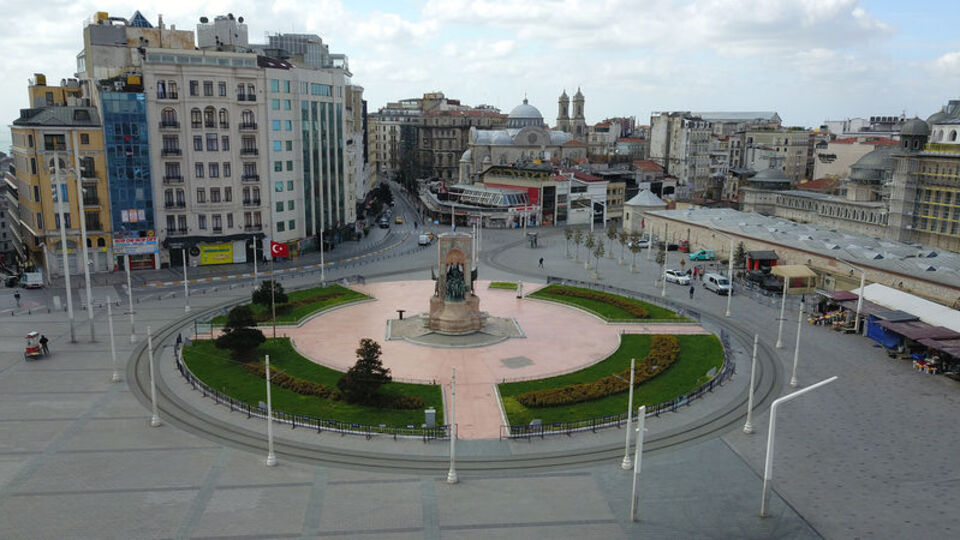 Astrolog Zeynep Turan'dan yılın sürprizleri