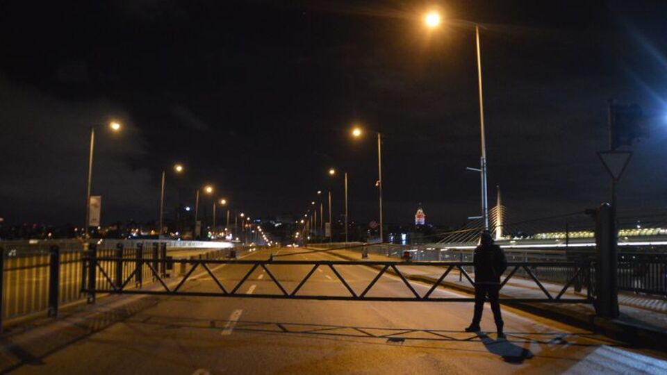Galata Köprüsü ve Atatürk Köprüsü trafiğe açıldı