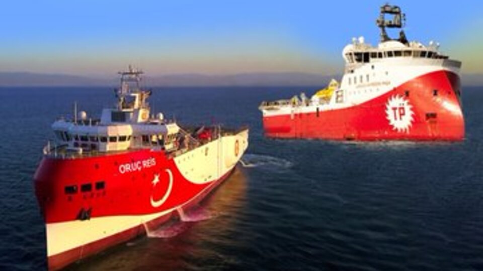 Bakan Albayrak'tan sondaj gemileri paylaşımı