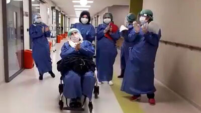 Elazığ'da Korona'yı yenen hastalar alkışlarla taburcu oldu