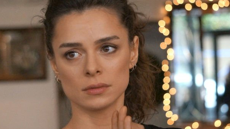 Telefonunu çöpe attı