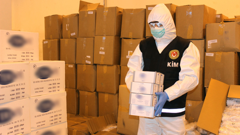 Sınırda dev maske operasyonu!