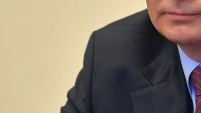 Putin: "İnsanlı uzay uçuş programları önceliğimiz"