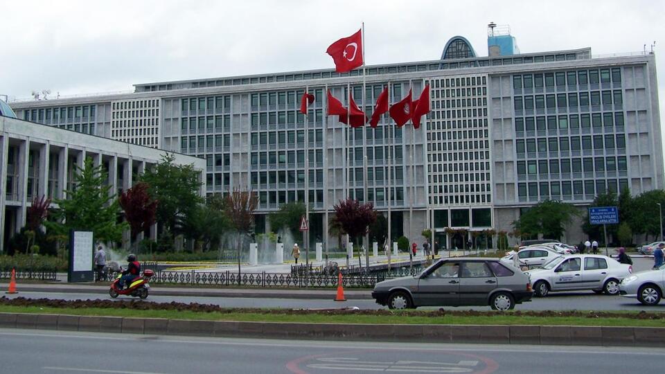 İBB'de 350 "pozitif" belirlendi! 3 kişi can verdi!