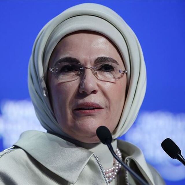 Meşhur şarkıyla 'Evde kal' mesajı
