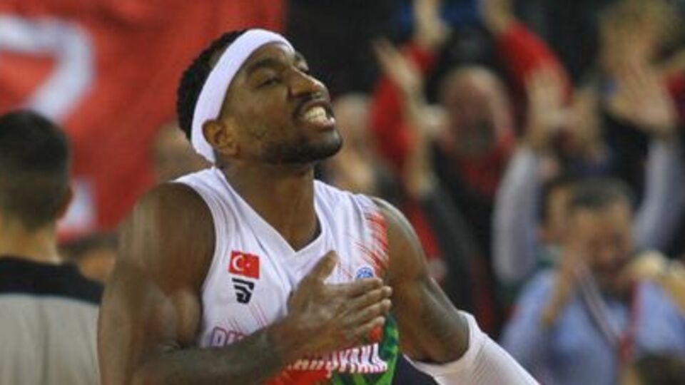 Pınar Karşıyaka'da tek Taylor kaldı