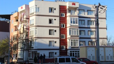Manisa'da bir apartman daha karantinaya alındı!