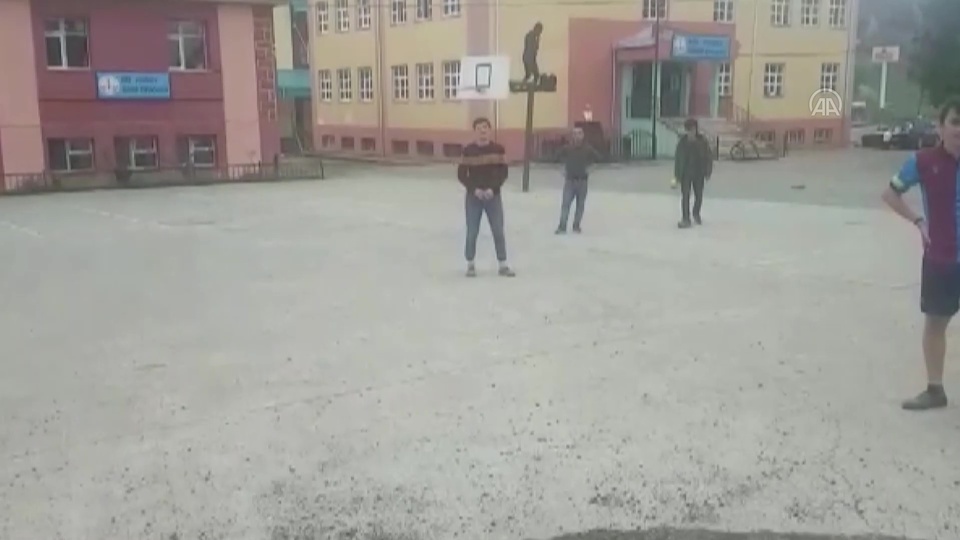 Jandarma gençlere böyle sitem etti!