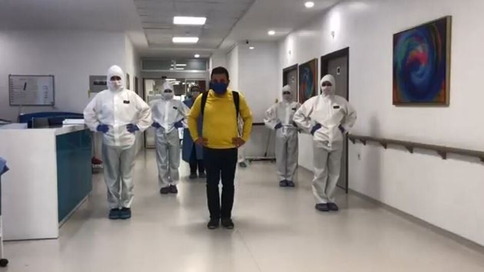 Çok konuşuldular! 'Penguen'li uğurlama!