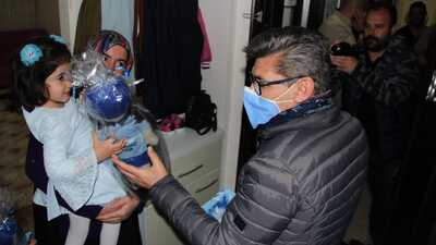 Emniyet müdüründen çocuklara sürpriz