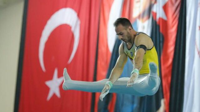 Şamiloğlu'nun altın madalya sevinci