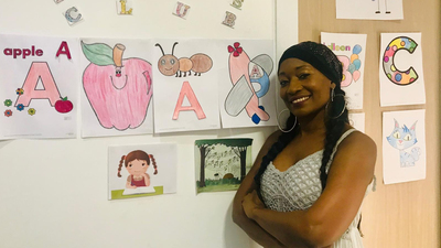 Türk çocuklarına İngilizce öğretecek