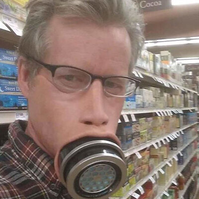 Maske diye bunları taktılar