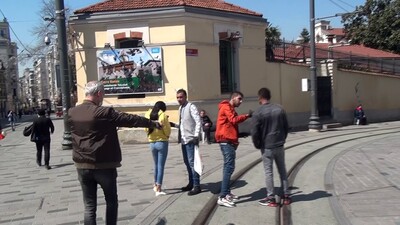 Kuralları hiçe sayan turistlere polis müdahale etti