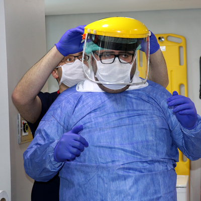 Görevine alkışlarla döndü