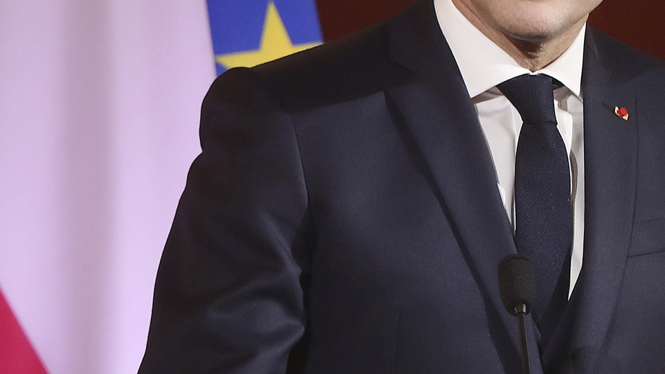 Fransa'da sokağa çıkma yasağının süresi uzatıldı!