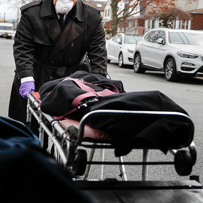 Bilim insanları doğruladı! Cenazeden de bulaşıyor