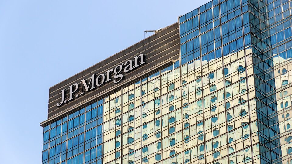 JP Morgan'ın kârı sert düştü