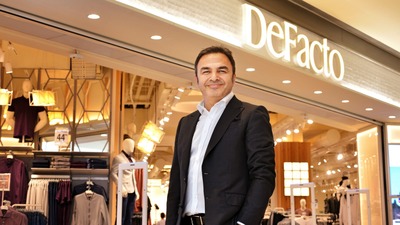 DeFacto CEO'su İhsan Ateş: Tezgahlar durmasın diye 900 milyon liralık can suyu bizden
