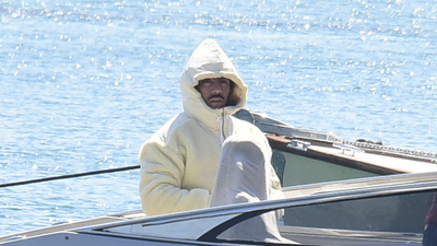 Tanınmamak için böyle giyindi