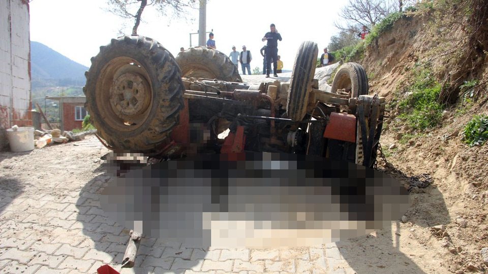 Manisa'da korkunç kaza: 1 çocuk hayatını kaybetti!