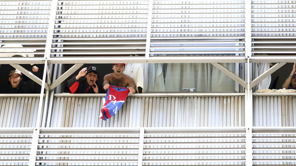 Taraftarlar mahsur kaldı!