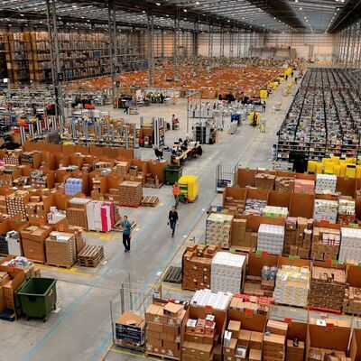 'Sosyal mesafe' Amazon'a depolarını kapattırdı