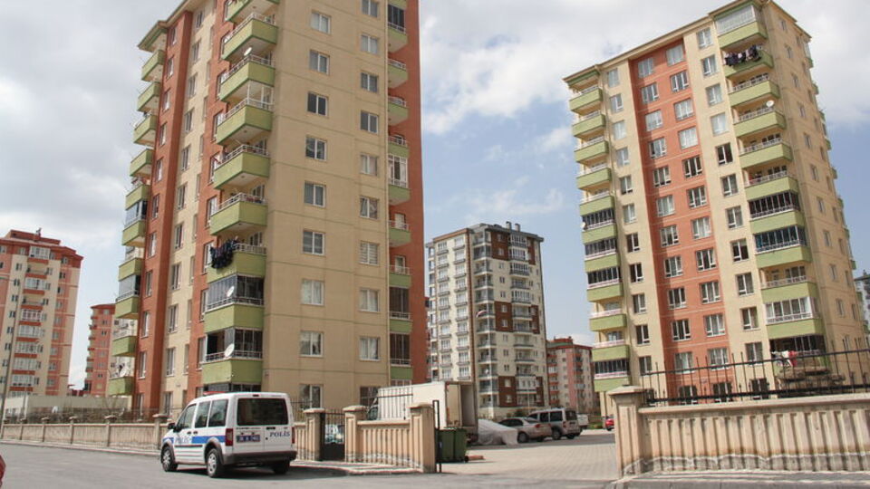 63 daireli siteye karantina