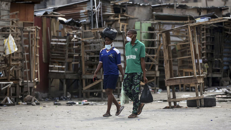 Nijerya'da sokağa çıkma yasağına uymayan 18 kişi öldürüldü